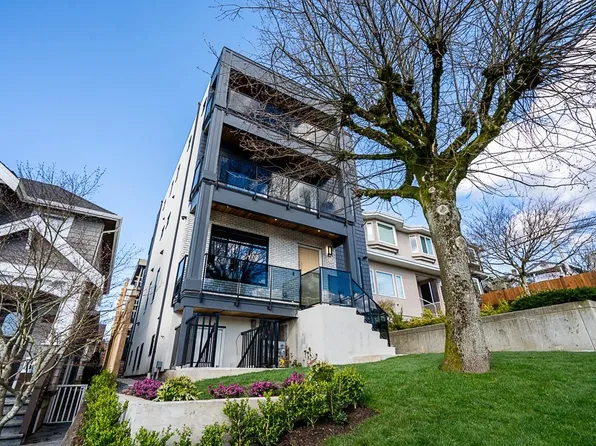 4875 Albert St #2, Burnaby, BC V5C 2H4