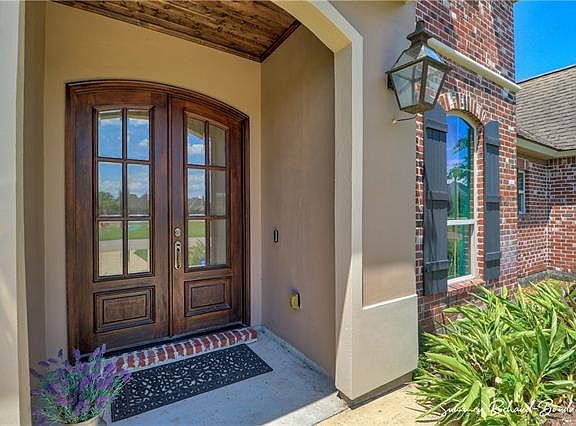 5th image of 1014 N Worthington Dr