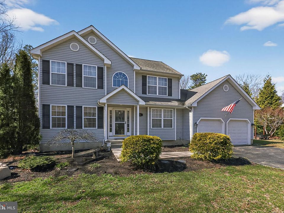 1st image of 525 Lantern Way