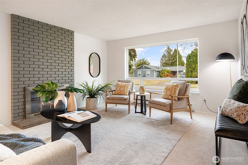 5th image of 21212 4th Avenue W