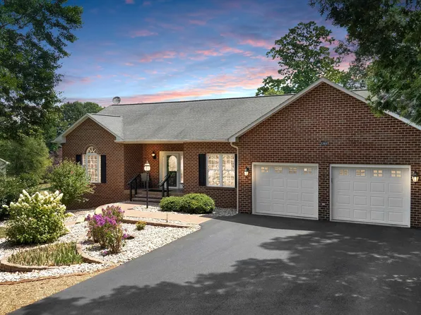 2268 Wirtz Rd, Wirtz, VA 24184