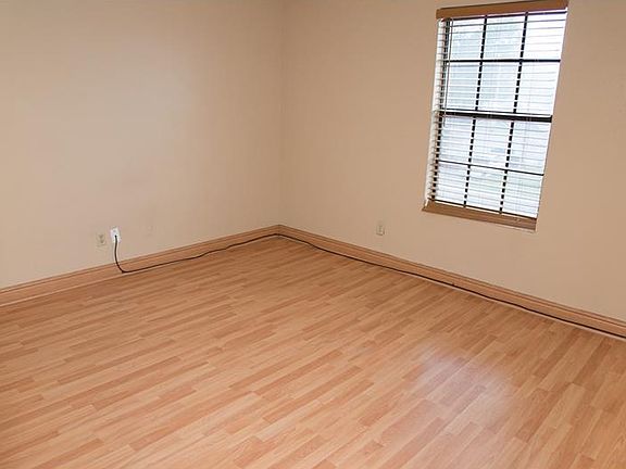 4th image of 740 Virginia Woods Ln