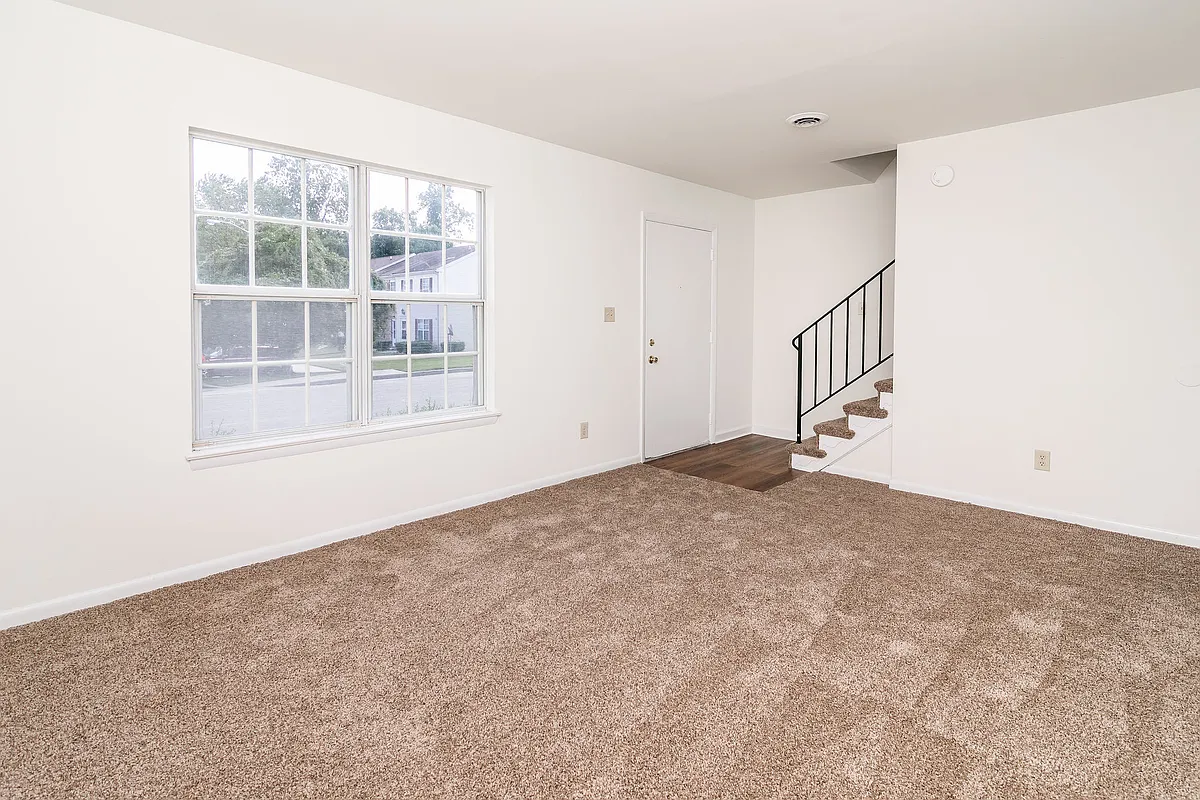 Building Photo - 605 Riverside Dr #B