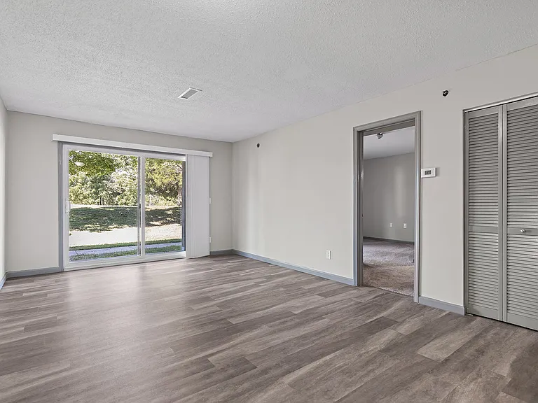 The Hill Apartments — Photo 6