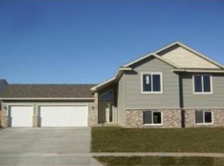 2703 Flagstone Ln NW, Rochester, MN 55901