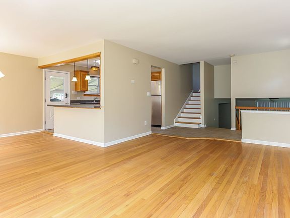 5th image of 15951 Vera Ct
