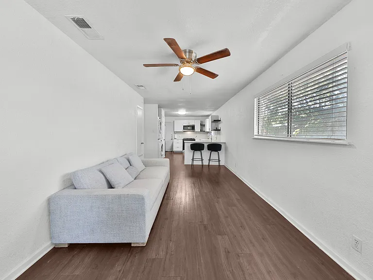 144 Alicia Ave — Photo 6
