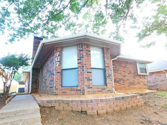 2nd image of 707 Red Oak Dr