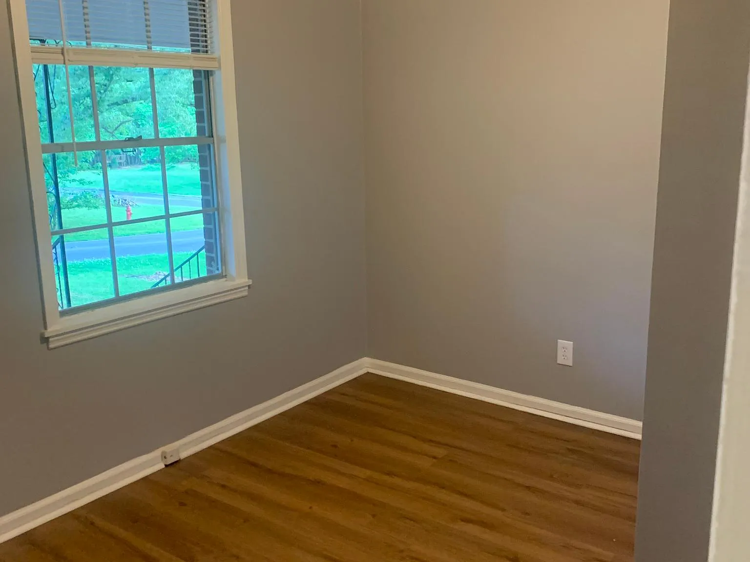 402 Poplar St — Photo 2