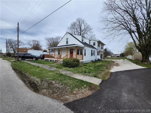 42 Hickory N, Campbellsburg, IN 47108