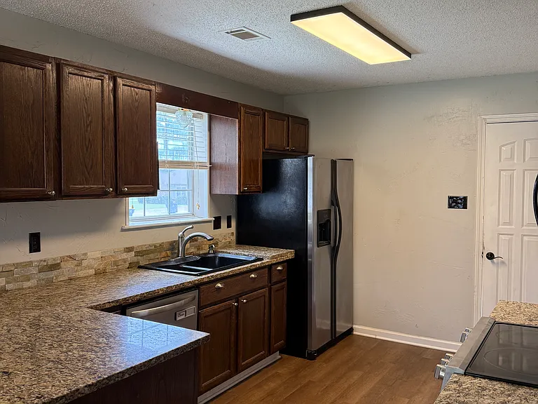 34 Magnolia Dr — Photo 3