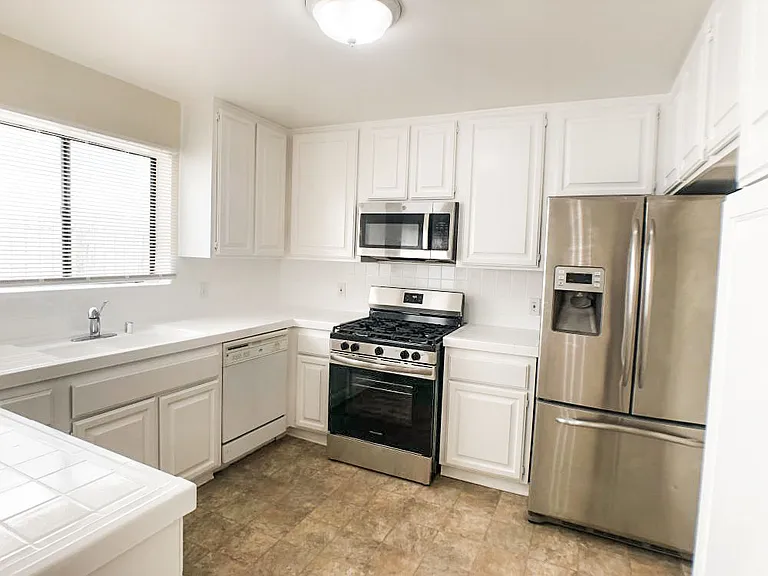 422 S Palm Dr #2 — Photo 7