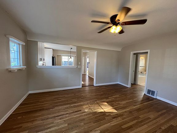 5th image of 418 Bonfoy Ave