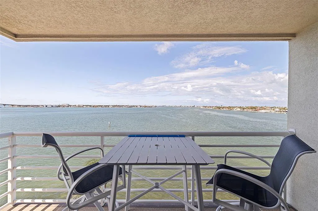 2 bed, 2.0 bath, 1185 sqft, $4,500 — Photo 1