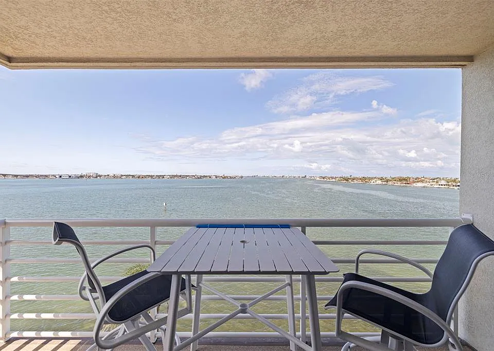 6105 Bahia Del Mar Cir #683