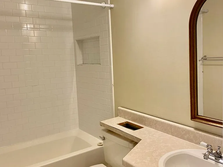 4160 Thalia Station Cir — Photo 14