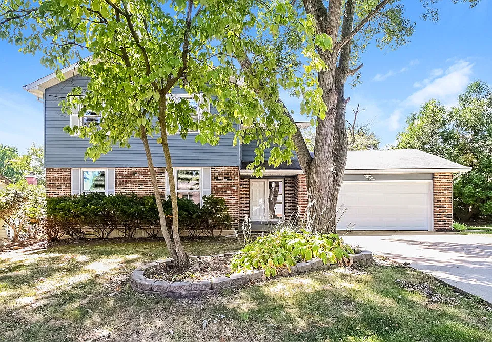 5 Shining Rock Dr