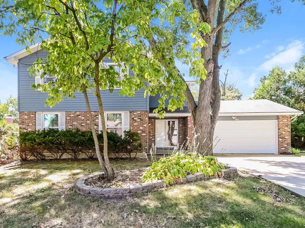 5 Shining Rock Dr, Saint Peters, MO 63376