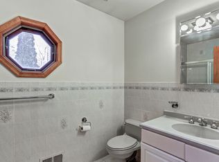 75 Tall Oaks Dr, East Brunswick, NJ