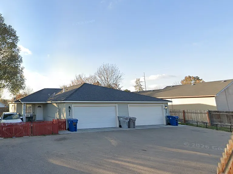 833 S Chicago St — Photo 1