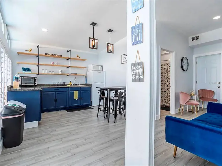 4401 Lenmore St #3 — Photo 6