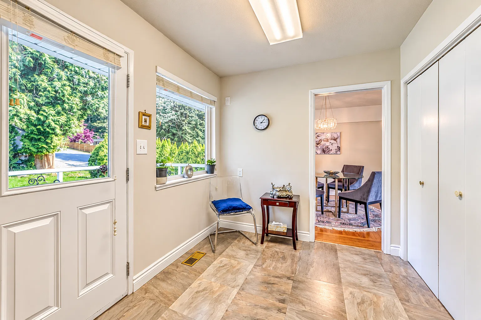 3 bed, 1.5 bath, 1400 sqft, $4,000 — Photo 2