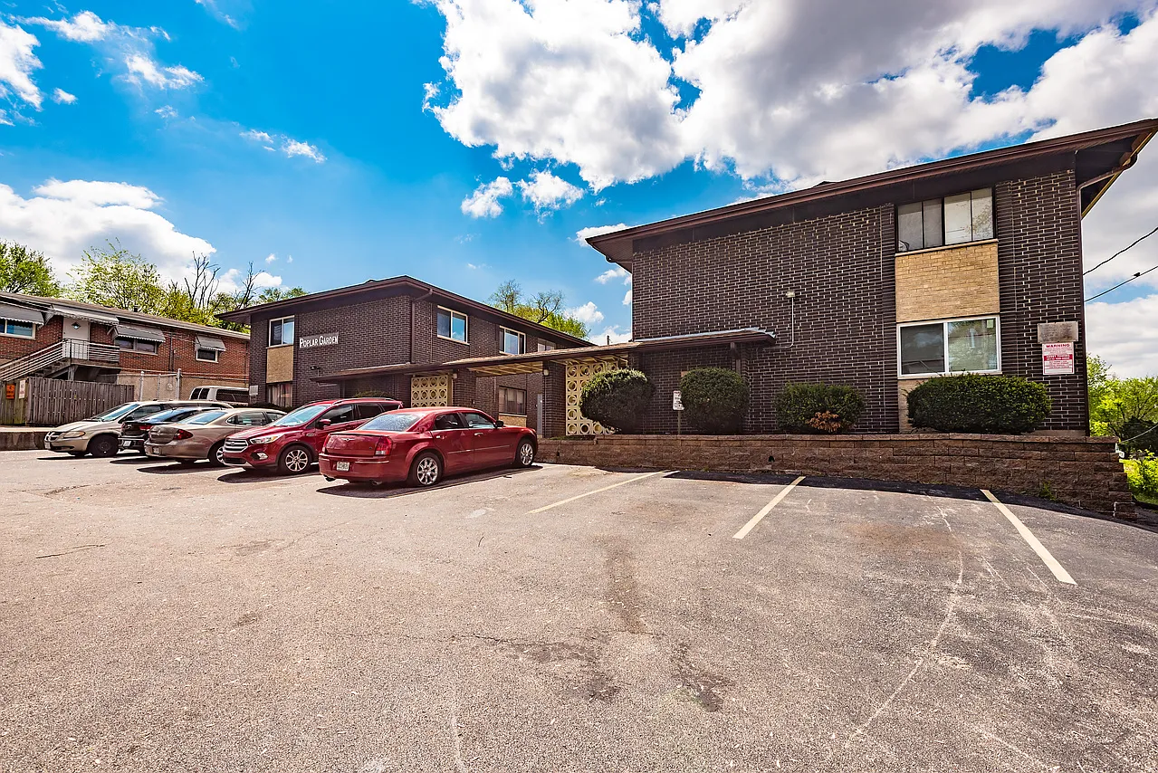 2 bed, $900 — Photo 2