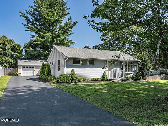 4th image of 99 Court Drive