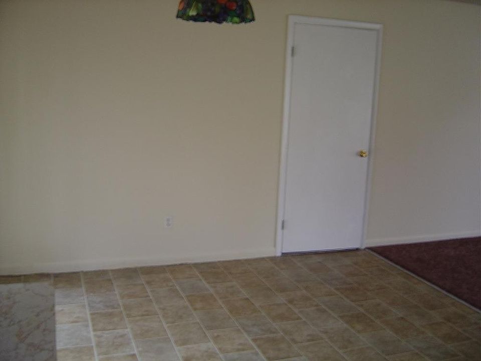 1st image of 2216 NE 36th Pl