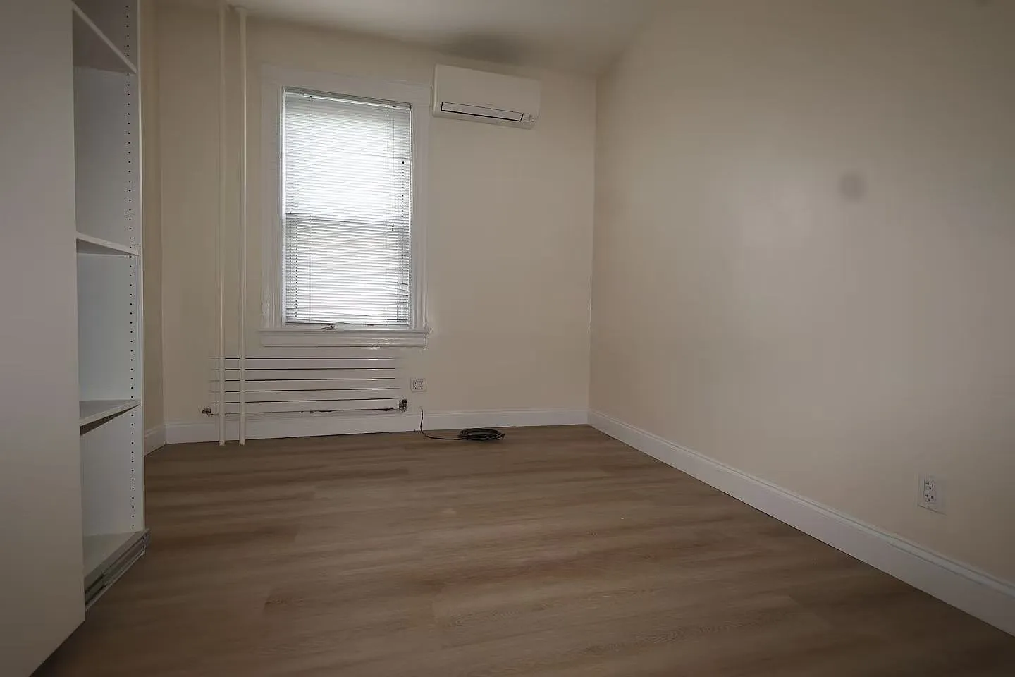 2 bed, 800 sqft, $2,400 — Photo 4