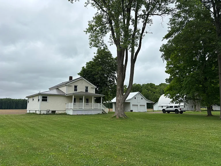 2801 Windsor Rd — Photo 1