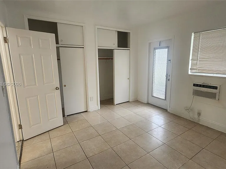 280 SW 11th Ave #5 — Photo 11