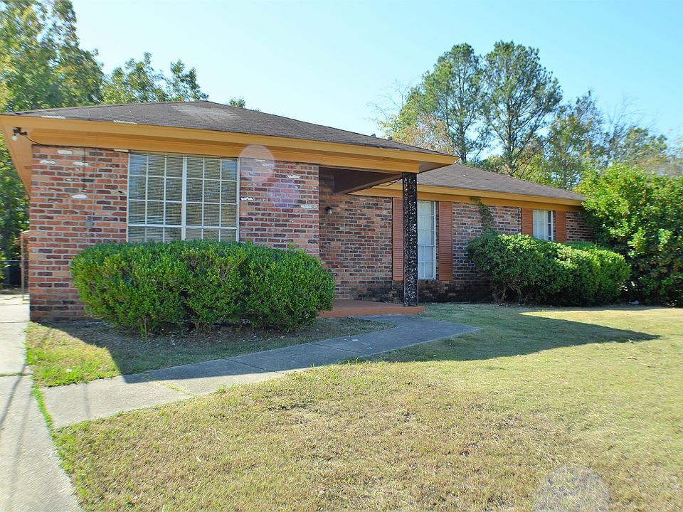 Welcome to 2829 Susan Drive!