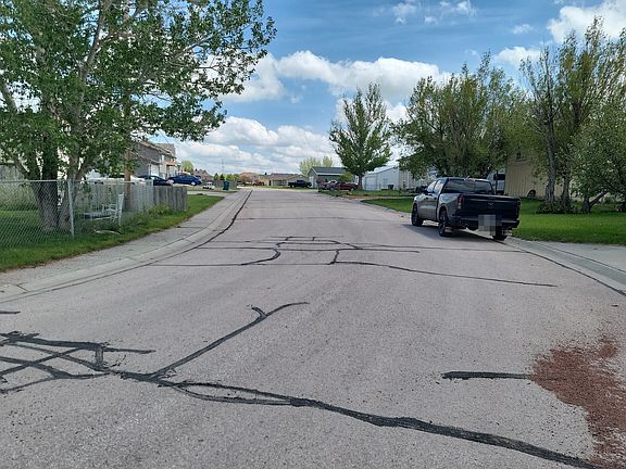 5th image of 326 Willow Creek Dr
