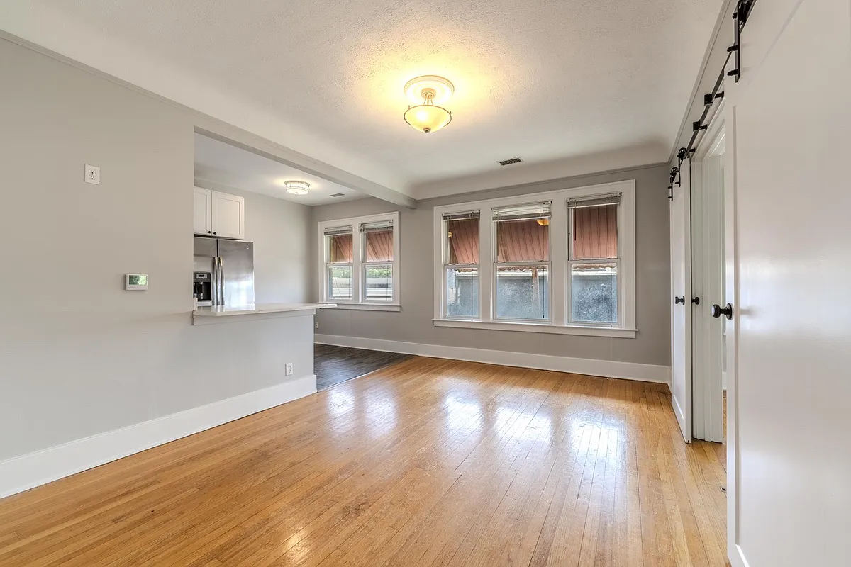 Building Photo - 605 W Hudson Ave #2