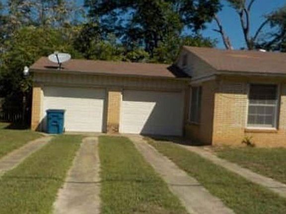 4th image of 812 Tyler St