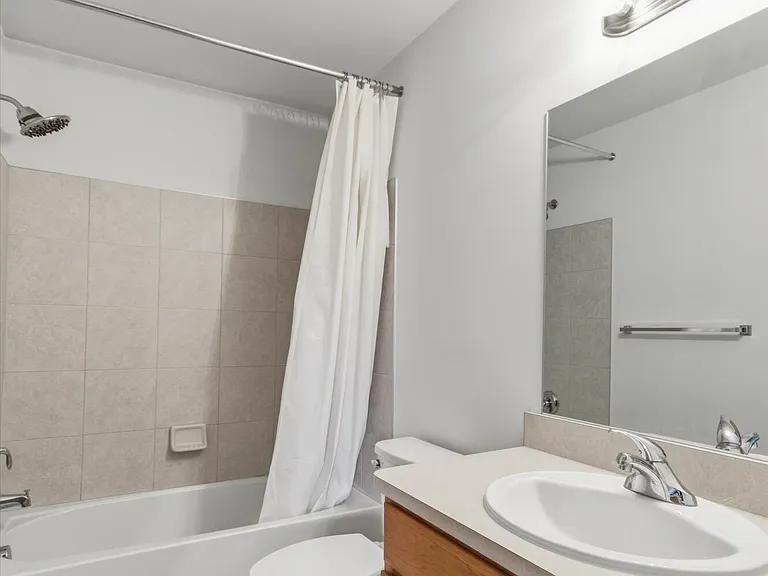 1304 Riversedge Dr — Photo 29
