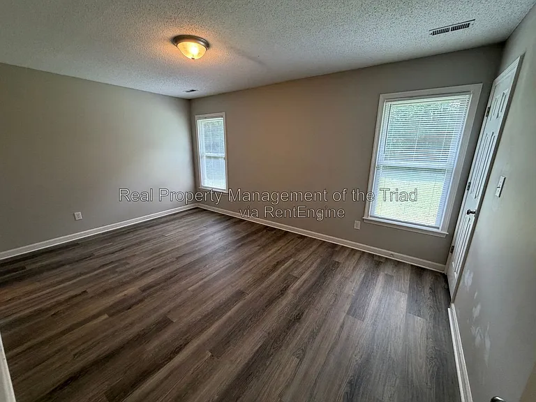 6907 Cedar Bend Ct — Photo 5