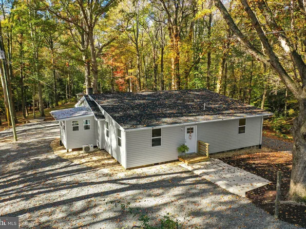 1276 Bryants Town Rd, Farnham, VA 22460