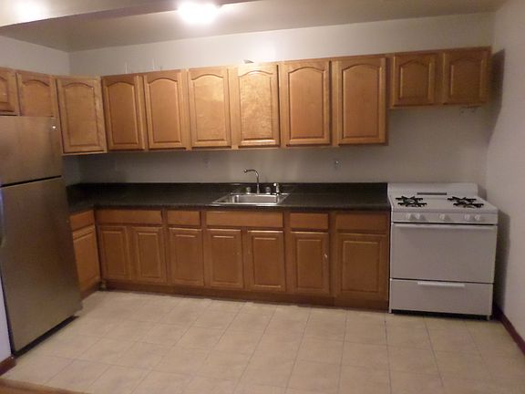 5th image of 766 E 224th St