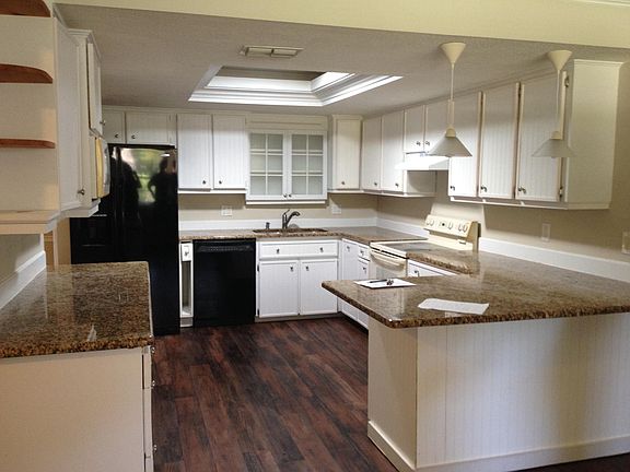 4th image of 524 Garden Heights Dr