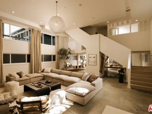 633 Santa Clara Ave, Venice, CA 90291