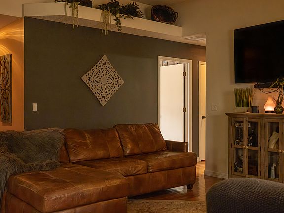 5th image of 4017 W Tracy Street