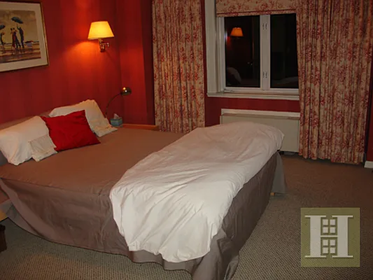 Rented by Halstead Real Estate | media 21