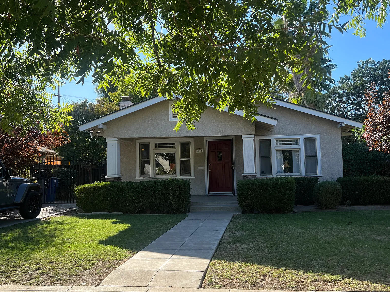 3 bed, 1196 sqft, $2,000 — Photo 1