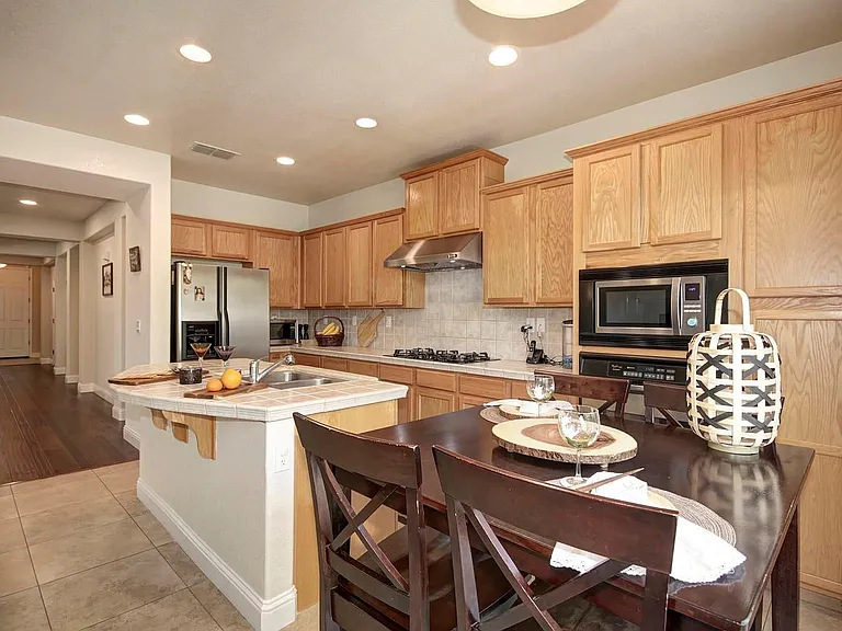 5504 Hirsch Cir — Photo 7
