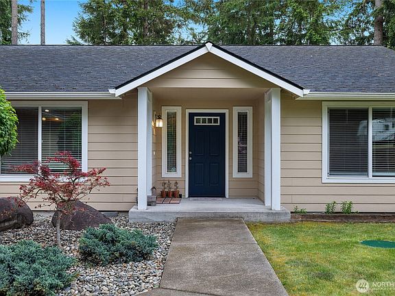 3rd image of 840 E Timberlake Drive E