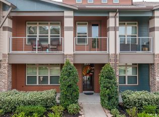 707 Via Lago, Webster, TX 77598