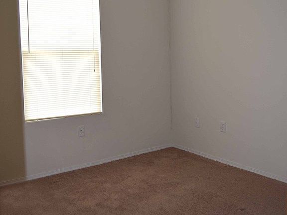 4th image of 2901 Vineyards Pkwy APT 6
