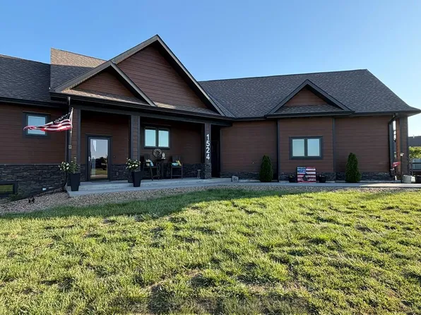 1524 Beechwood Dr, Aurora, NE 68818